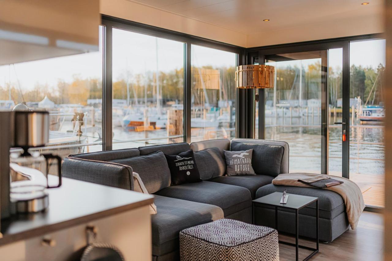 Schwimmendes Ferienhaus "Trinity" Ihr Seahome Auf Der Ostsee 페네뮌데 외부 사진